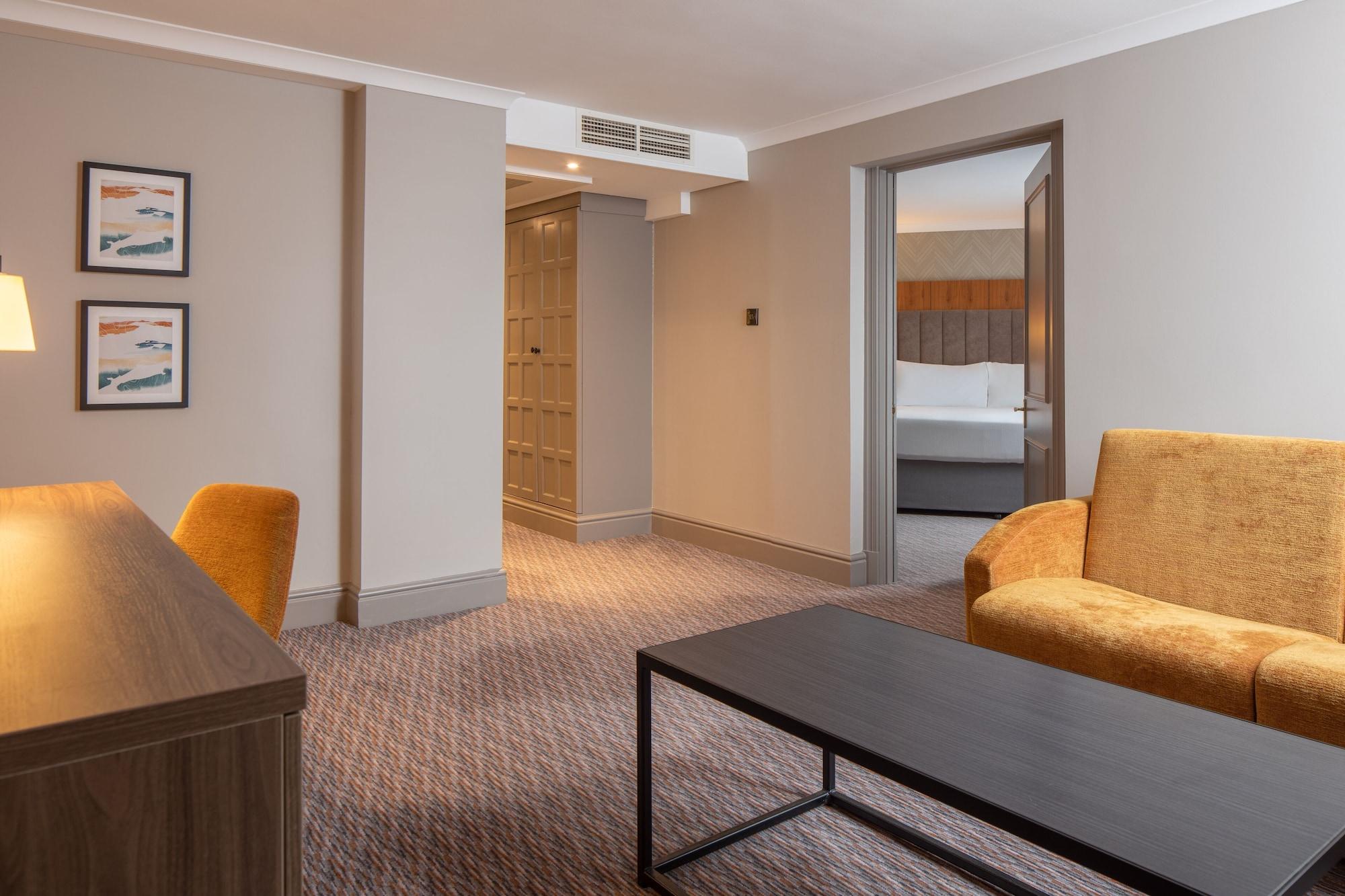 Doubletree By Hilton Southampton Hotel Exterior foto